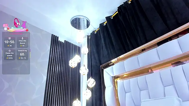 SarayRoyse online show from November 14, 2025, 7:39 pm