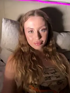 Sweet  Milly online show from April 25, 2026, 6:05 pm