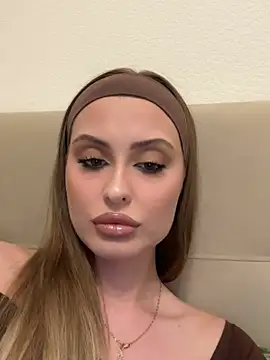 Snapshot of Sweet__Milly chatting on March 18, 2026, 4:41 pm Sweet Milly online show from March 18, 2026, 4:41 pm