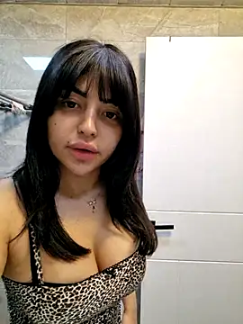 Esmertarcinim online show from March 18, 2025, 2:39 pm