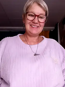 Snapshot of irinamaux chatting on July 19, 2026, 4:21 am irinamaux online show from July 19, 2026, 4:21 am