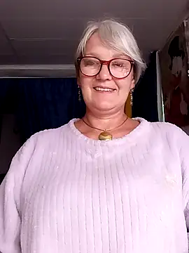 Snapshot of irinamaux chatting on July 28, 2026, 3:54 pm irinamaux online show from July 28, 2026, 3:54 pm