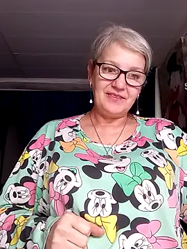 irinamaux online show from June 16, 2026, 5:40 am