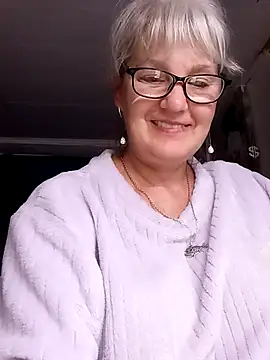 Snapshot of irinamaux chatting on July 2, 2026, 6:08 am irinamaux online show from July 2, 2026, 6:08 am
