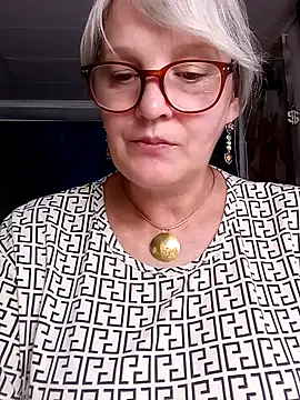Snapshot of irinamaux chatting on July 28, 2026, 6:20 pm irinamaux online show from July 28, 2026, 6:20 pm