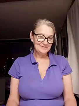 irinamaux online show from October 30, 2025, 2:54 am