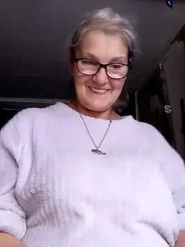Snapshot of irinamaux chatting on July 2, 2026, 6:14 pm irinamaux online show from July 2, 2026, 6:14 pm