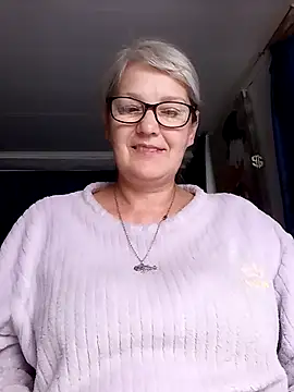 irinamaux online show from June 14, 2026, 5:41 am