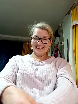 irinamaux online show from April 22, 2026, 5:09 pm