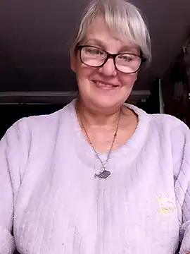 Snapshot of irinamaux chatting on July 7, 2026, 6:47 am irinamaux online show from July 7, 2026, 6:47 am