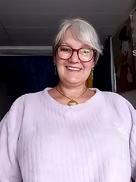 Snapshot of irinamaux chatting on July 28, 2026, 4:39 pm irinamaux online show from July 28, 2026, 4:39 pm