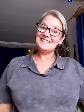 Snapshot of irinamaux chatting on June 24, 2026, 7:29 am irinamaux online show from June 24, 2026, 7:29 am