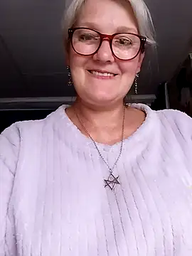 Snapshot of irinamaux chatting on July 24, 2026, 5:31 pm irinamaux online show from July 24, 2026, 5:31 pm