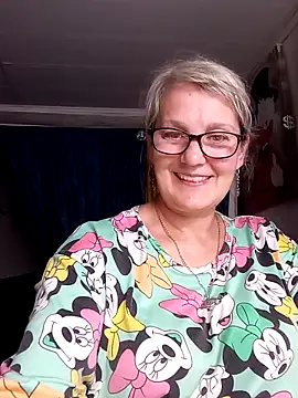 irinamaux online show from June 6, 2026, 7:52 pm