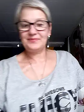 Snapshot of irinamaux chatting on June 20, 2026, 4:34 pm irinamaux online show from June 20, 2026, 4:34 pm