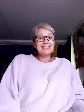 irinamaux online show from June 7, 2026, 7:57 am