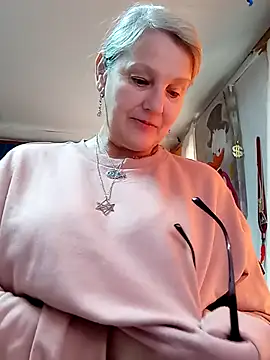 irinamaux online show from April 24, 2026, 6:59 am