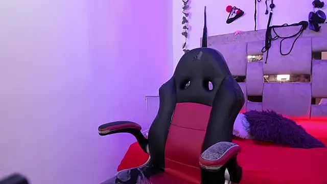 emily madrid online show from January 18, 2026, 10:02 pm