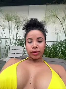 Snapshot of Brunettexio chatting on January 24, 2025, 10:08 pm Brunettexio online show from January 24, 2025, 10:08 pm