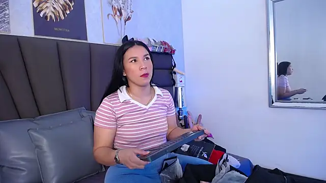 Snapshot of Sofi_Perez_ chatting on May 19, 2026, 11:17 am Sofi Perez online show from May 19, 2026, 11:17 am