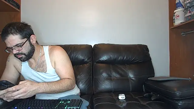 Snapshot of Zander823 chatting on March 18, 2026, 7:04 pm Zander823 online show from March 18, 2026, 7:04 pm