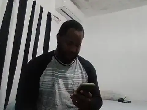 Snapshot of Bighood_T chatting on December 6, 2024, 2:18 am Bighood T online show from December 6, 2024, 2:18 am