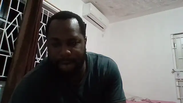 Snapshot of Bighood_T chatting on October 18, 2025, 1:40 am Bighood T online show from October 18, 2025, 1:40 am