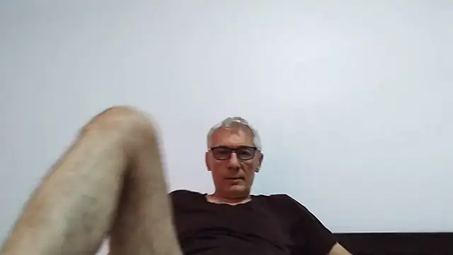 Snapshot of BIGUNCUTHARDCOCK chatting on August 3, 2026, 9:59 am BIGUNCUTHARDCOCK online show from August 3, 2026, 9:59 am