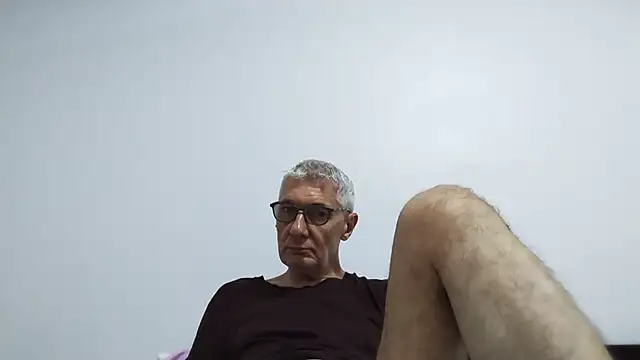 Snapshot of BIGUNCUTHARDCOCK chatting on July 4, 2026, 12:06 am BIGUNCUTHARDCOCK online show from July 4, 2026, 12:06 am