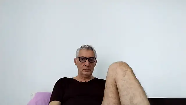 BIGUNCUTHARDCOCK online show from May 5, 2026, 1:19 am