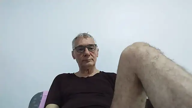 Snapshot of BIGUNCUTHARDCOCK chatting on June 1, 2026, 12:00 am BIGUNCUTHARDCOCK online show from June 1, 2026, 12:00 am