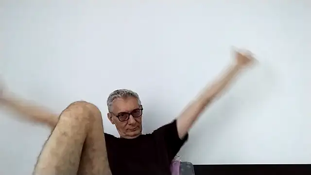BIGUNCUTHARDCOCK online show from May 4, 2026, 12:25 am