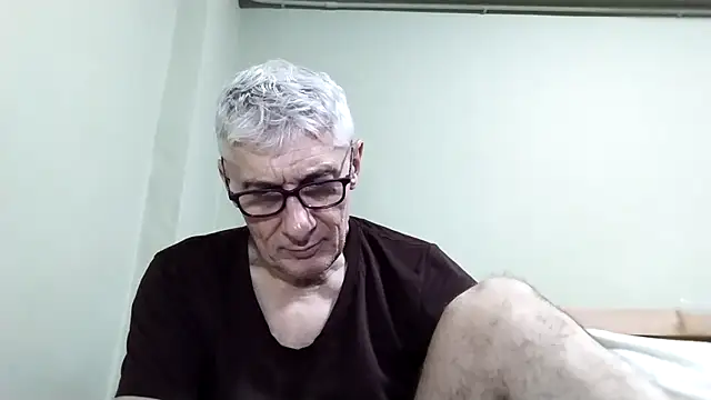 BIGUNCUTHARDCOCK online show from December 5, 2025, 1:32 pm