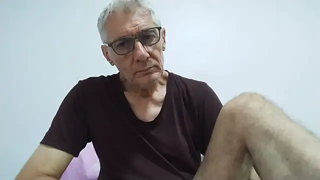 Snapshot of BIGUNCUTHARDCOCK chatting on July 22, 2026, 12:23 am BIGUNCUTHARDCOCK online show from July 22, 2026, 12:23 am