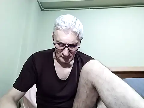 BIGUNCUTHARDCOCK online show from October 9, 2025, 4:57 am