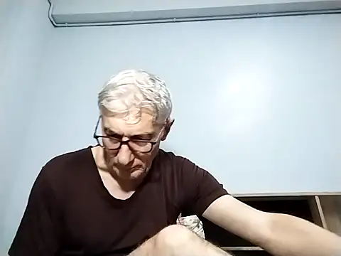 BIGUNCUTHARDCOCK online show from September 18, 2025, 4:59 am