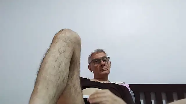 Snapshot of BIGUNCUTHARDCOCK chatting on June 25, 2026, 7:35 am BIGUNCUTHARDCOCK online show from June 25, 2026, 7:35 am