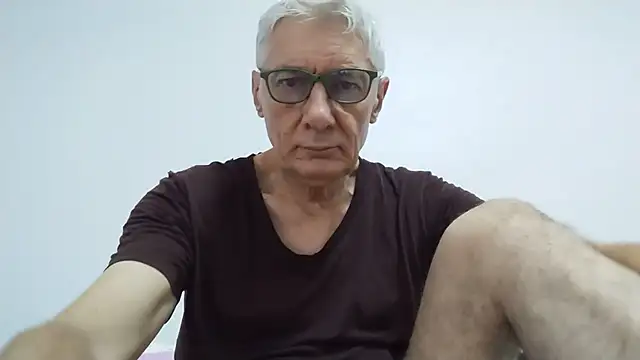 Snapshot of BIGUNCUTHARDCOCK chatting on June 13, 2026, 12:19 am BIGUNCUTHARDCOCK online show from June 13, 2026, 12:19 am