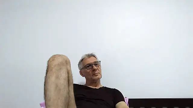 Snapshot of BIGUNCUTHARDCOCK chatting on May 15, 2026, 11:36 pm BIGUNCUTHARDCOCK online show from May 15, 2026, 11:36 pm