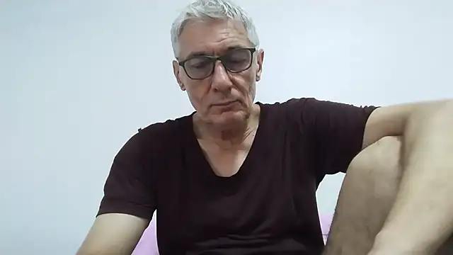 Snapshot of BIGUNCUTHARDCOCK chatting on June 9, 2026, 12:11 am BIGUNCUTHARDCOCK online show from June 9, 2026, 12:11 am