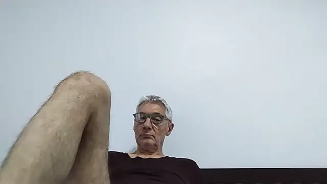 Snapshot of BIGUNCUTHARDCOCK chatting on June 22, 2026, 12:49 am BIGUNCUTHARDCOCK online show from June 22, 2026, 12:49 am
