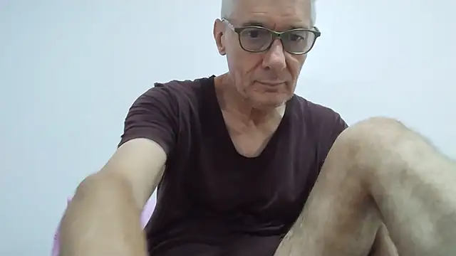 Snapshot of BIGUNCUTHARDCOCK chatting on July 4, 2026, 11:53 pm BIGUNCUTHARDCOCK online show from July 4, 2026, 11:53 pm