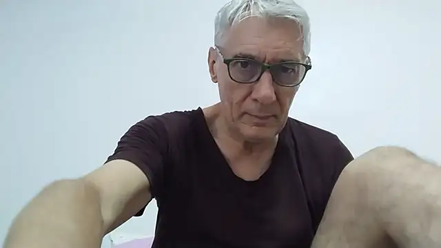 Snapshot of BIGUNCUTHARDCOCK chatting on June 16, 2026, 12:32 am BIGUNCUTHARDCOCK online show from June 16, 2026, 12:32 am