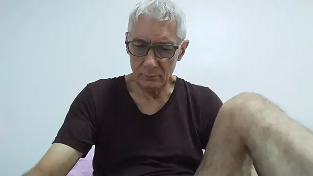 Snapshot of BIGUNCUTHARDCOCK chatting on July 8, 2026, 11:49 pm BIGUNCUTHARDCOCK online show from July 8, 2026, 11:49 pm