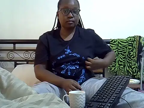 Snapshot of Giannah01 chatting on October 22, 2025, 12:26 pm Giannah01 online show from October 22, 2025, 12:26 pm