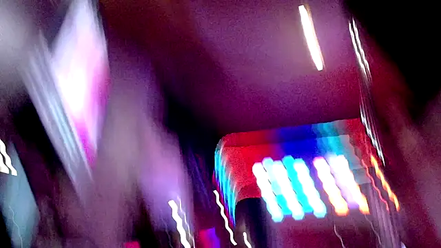 Snapshot of MadisonMarie chatting on December 14, 2025, 6:52 am MadisonMarie online show from December 14, 2025, 6:52 am