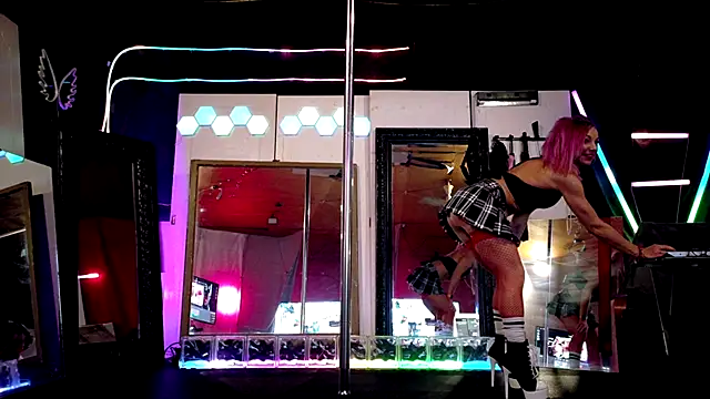 Snapshot of MadisonMarie chatting on October 18, 2025, 5:20 am MadisonMarie online show from October 18, 2025, 5:20 am