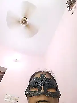Snapshot of Love_Winss chatting on July 22, 2026, 6:26 am Love Winss online show from July 22, 2026, 6:26 am