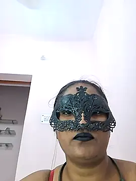 Snapshot of Love_Winss chatting on July 7, 2026, 5:43 am Love Winss online show from July 7, 2026, 5:43 am