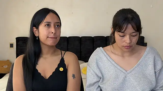 Snapshot of 2SummerLove1 chatting on October 11, 2025, 7:37 pm 2SummerLove1 online show from October 11, 2025, 7:37 pm